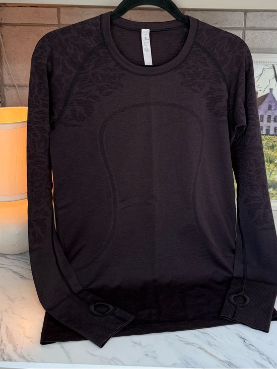 lululemon athletica Long-Sleeve Swiftly Tech Plum - Picture 2 of 6